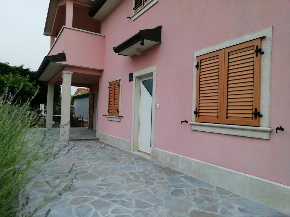 Apartmani Vesna Buje Luaran gambar