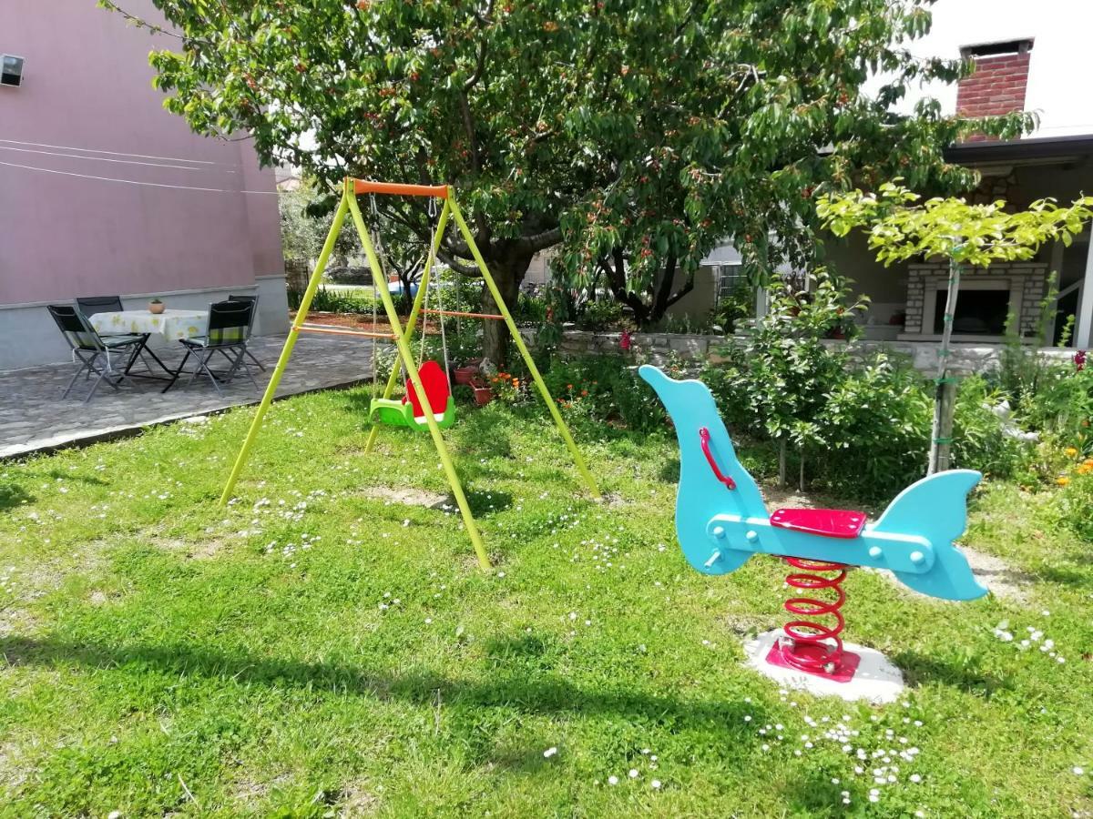 Apartmani Vesna Buje Luaran gambar