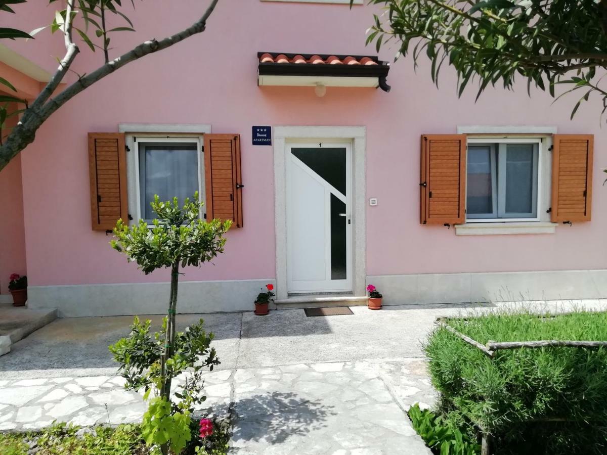 Apartmani Vesna Buje Luaran gambar